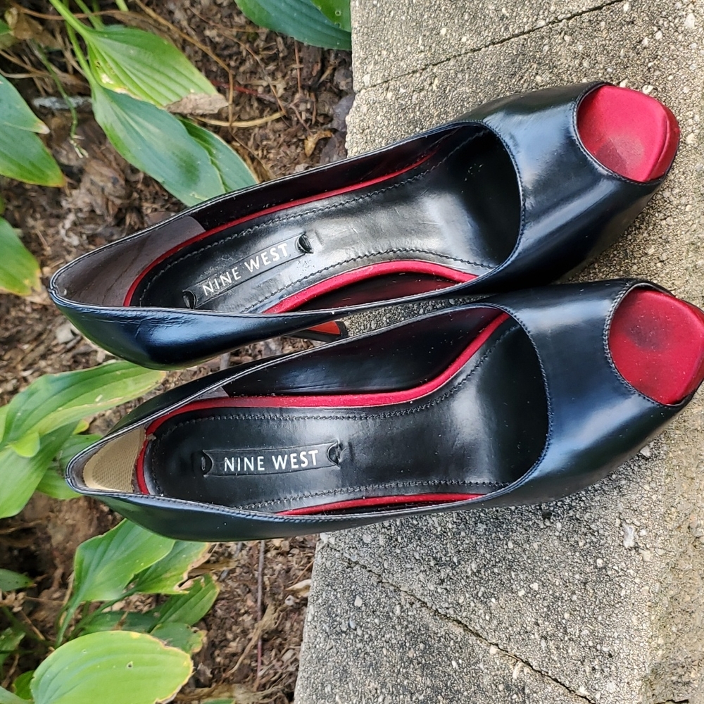Nine West Peep Toe Pumps size 8.5
